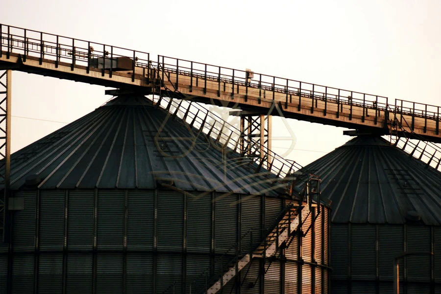 Silos de cooperativa agrícola, onde é comum a emissão de CPR de fornecedor