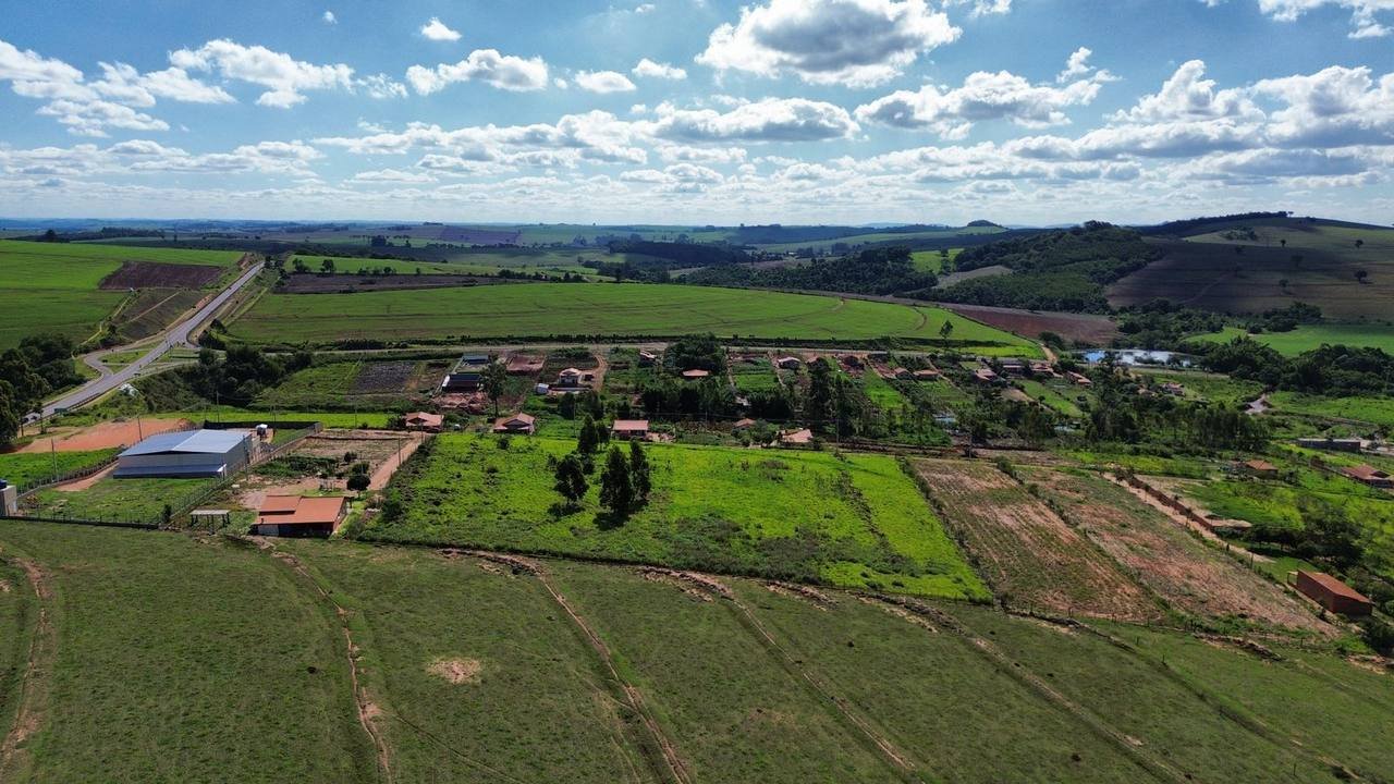 Vista aérea de propriedade rural, representando o imóvel em risco de leilão judicial